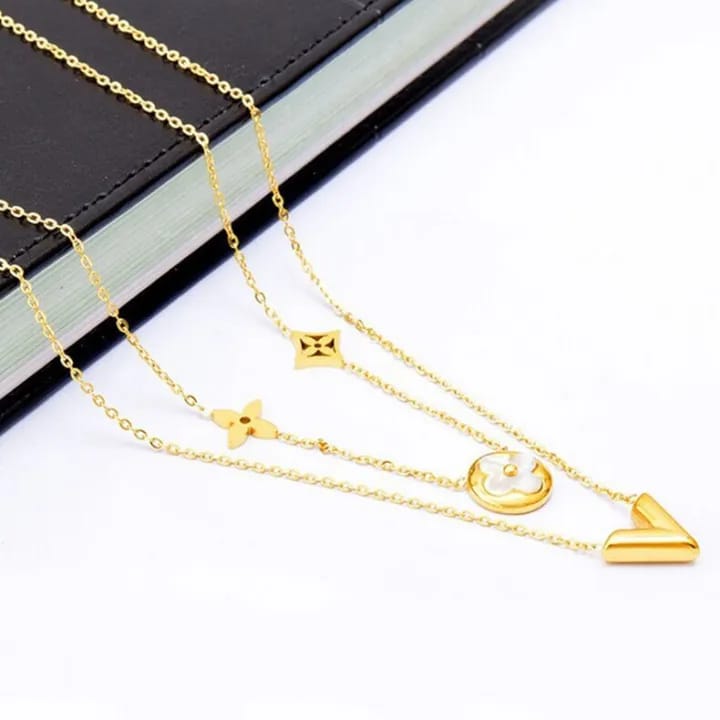 V Pendant Necklace Tassel Four-Leaf Clover Shell