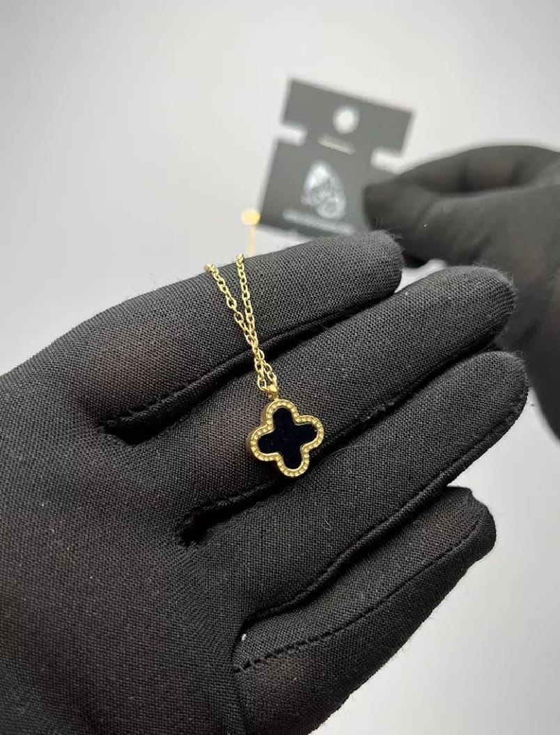 Clover Pendant