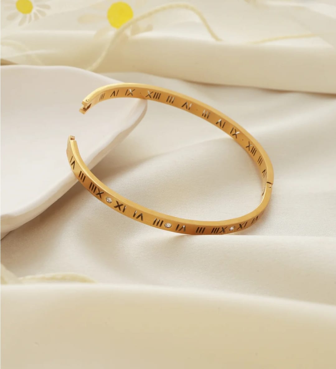 Classic Design Roman Numerical Bracelet