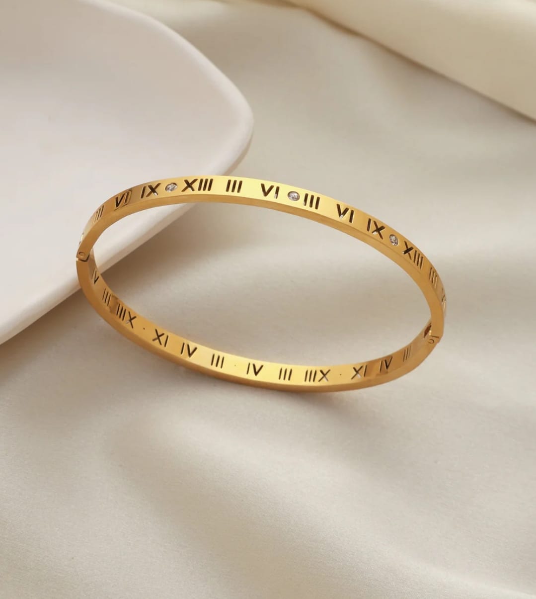 Classic Design Roman Numerical Bracelet
