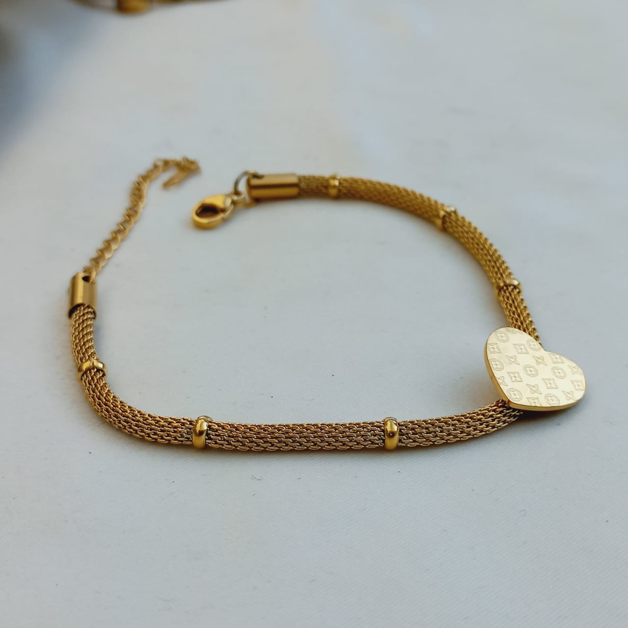 Trending Gold Heart Bracelet