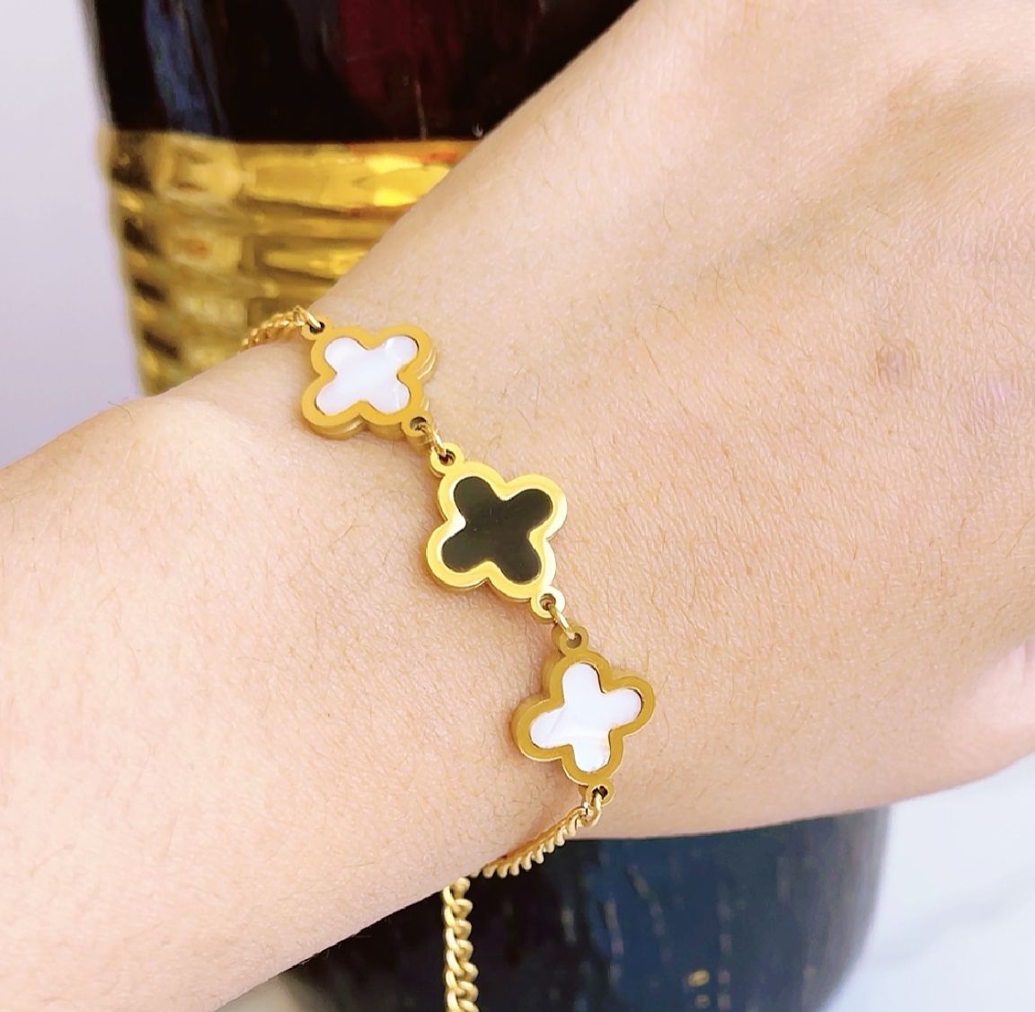 Acrylic Clover Bracelet