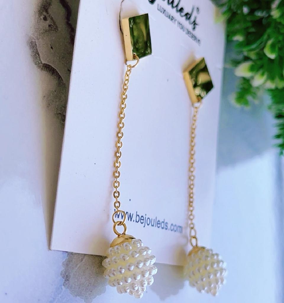 Pearl Drop Earring