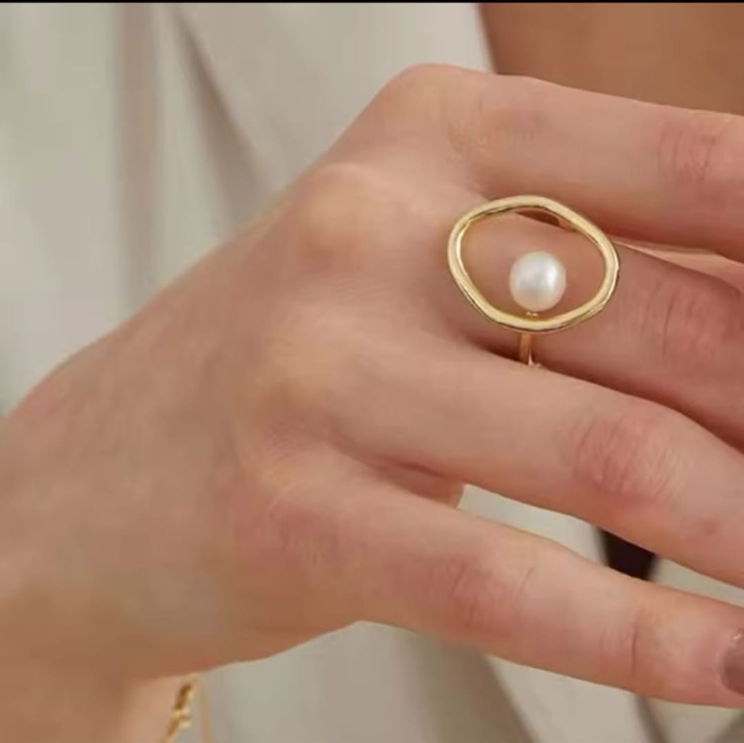 Floating Pearl Ring