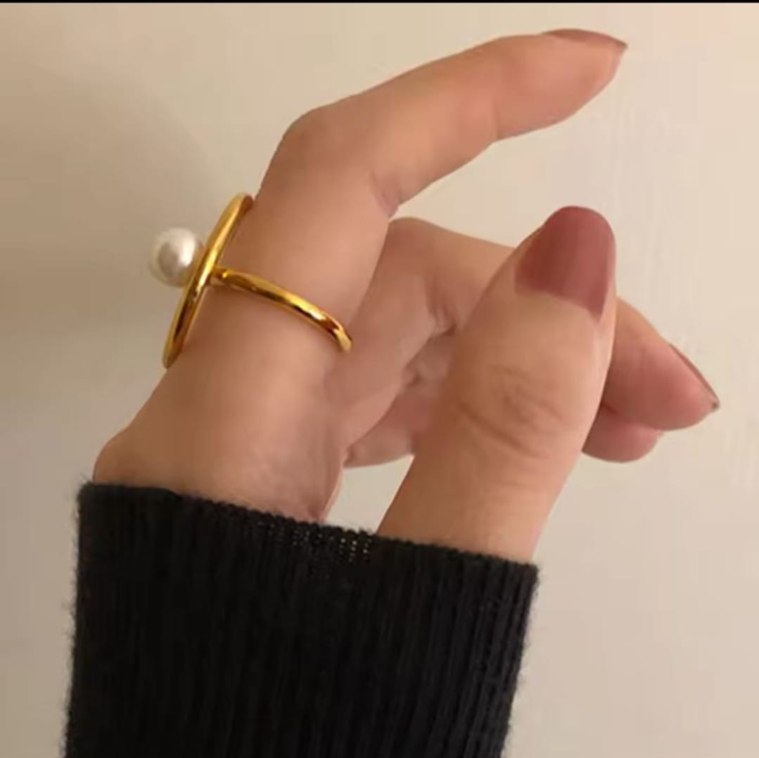 Floating Pearl Ring