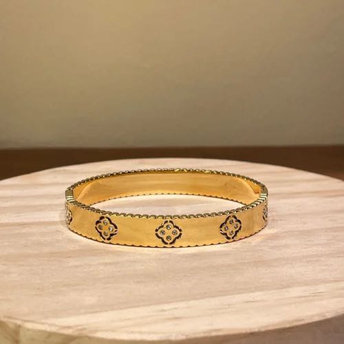Classic Cubic Clover Bangle