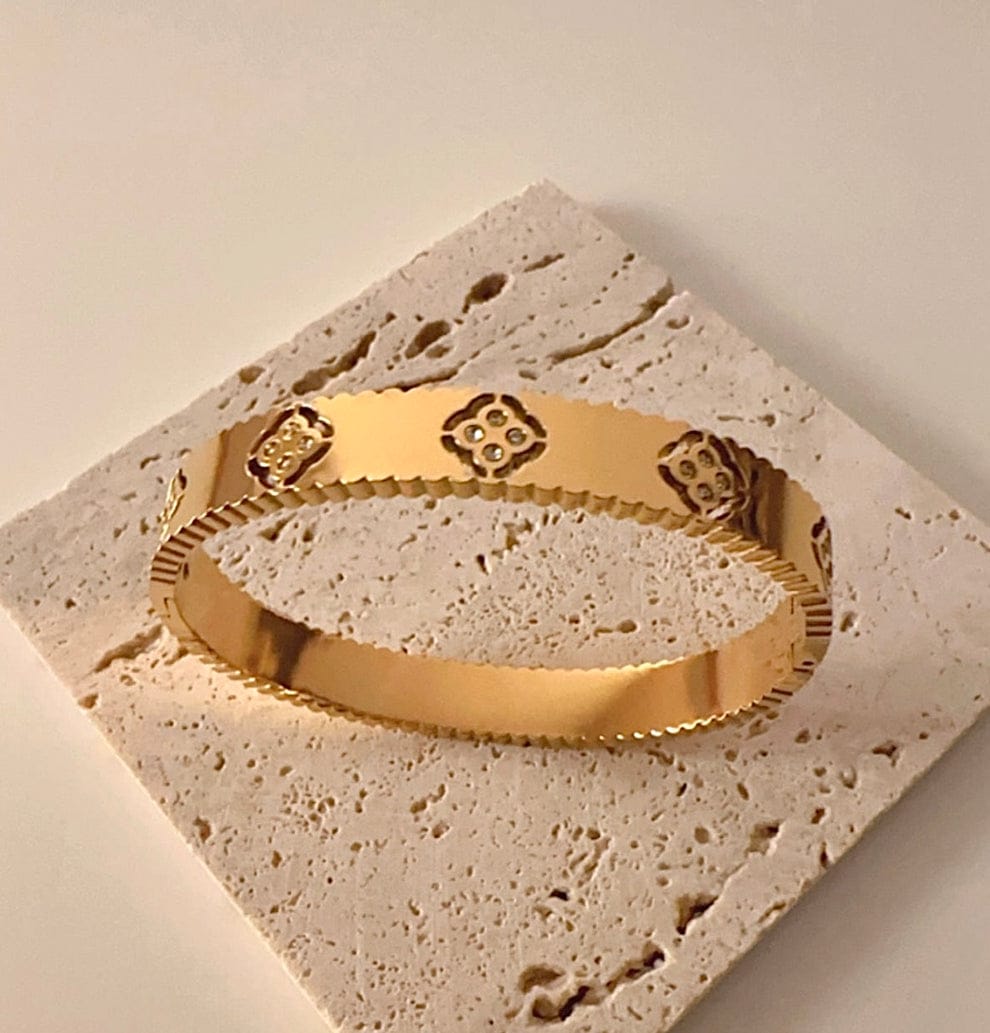 Classic Cubic Clover Bangle