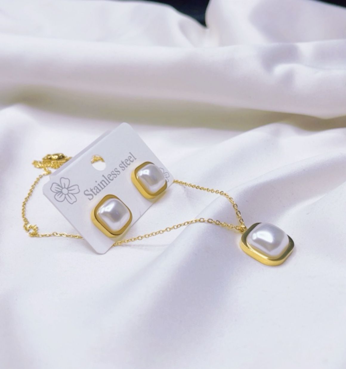 PURE PEARL BEAUTY SET