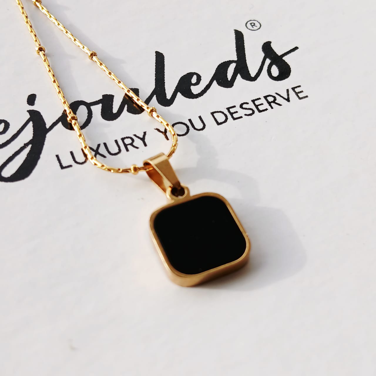 Black & white Square tow side Necklace