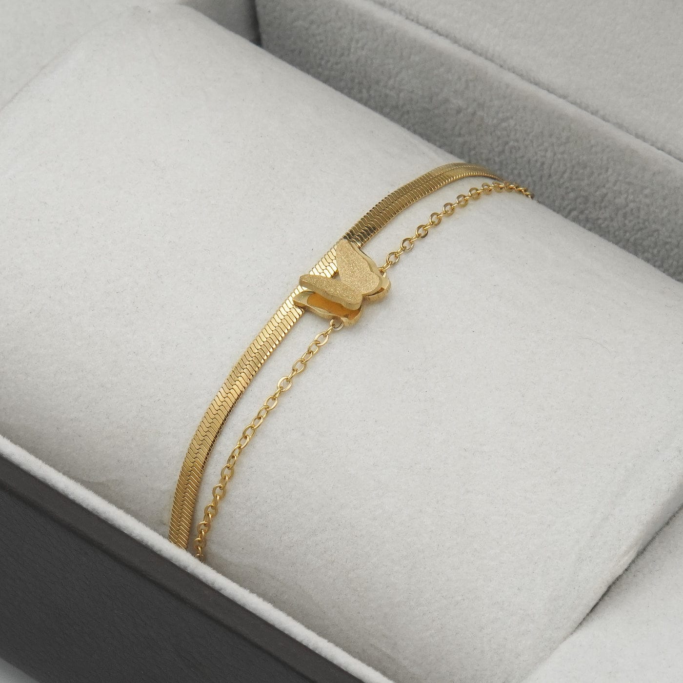 Butterfly Golden pendant set with Bracelet