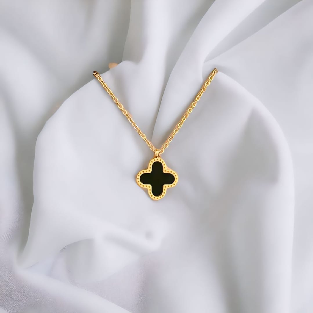 Clover Pendant