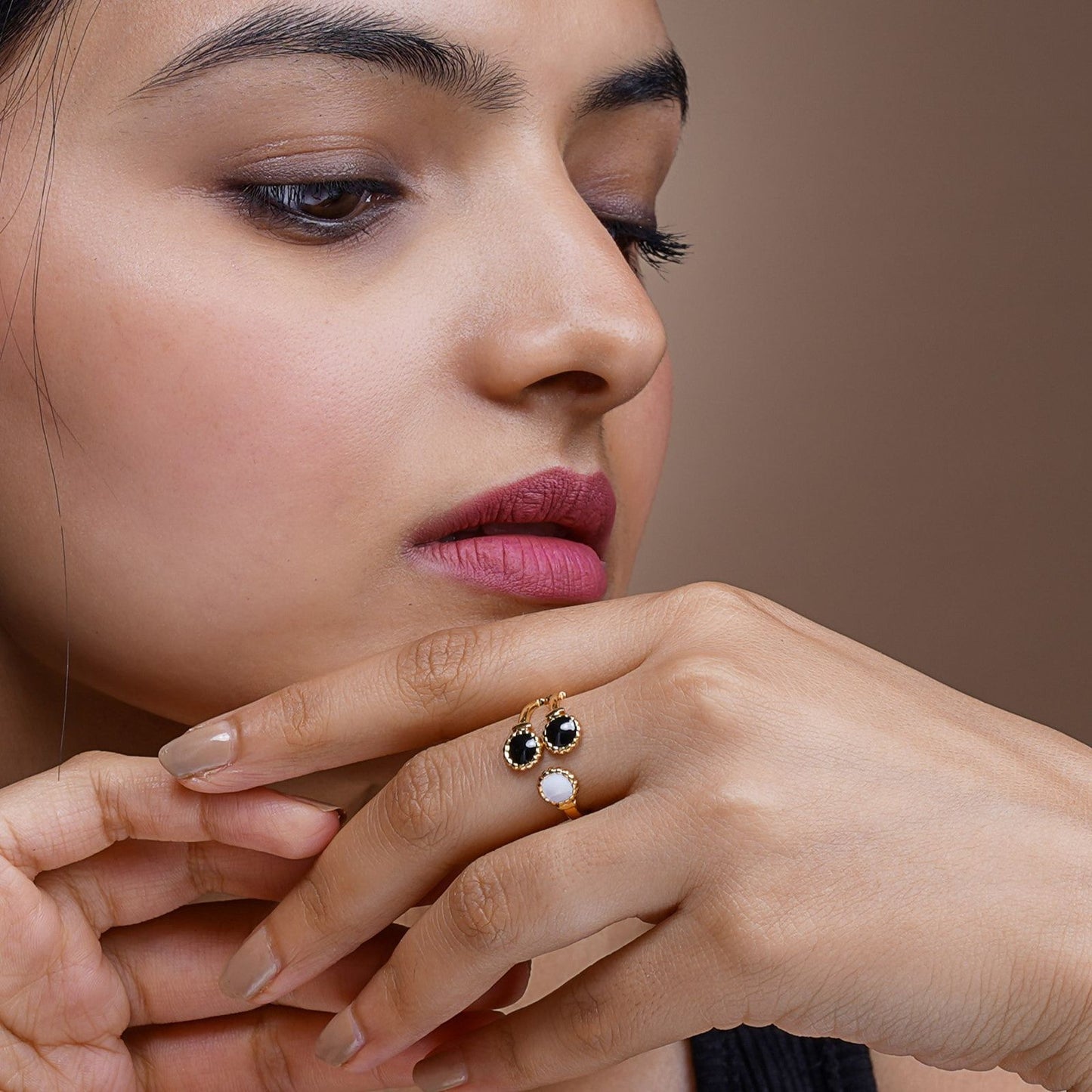 Classic three dots Ring
