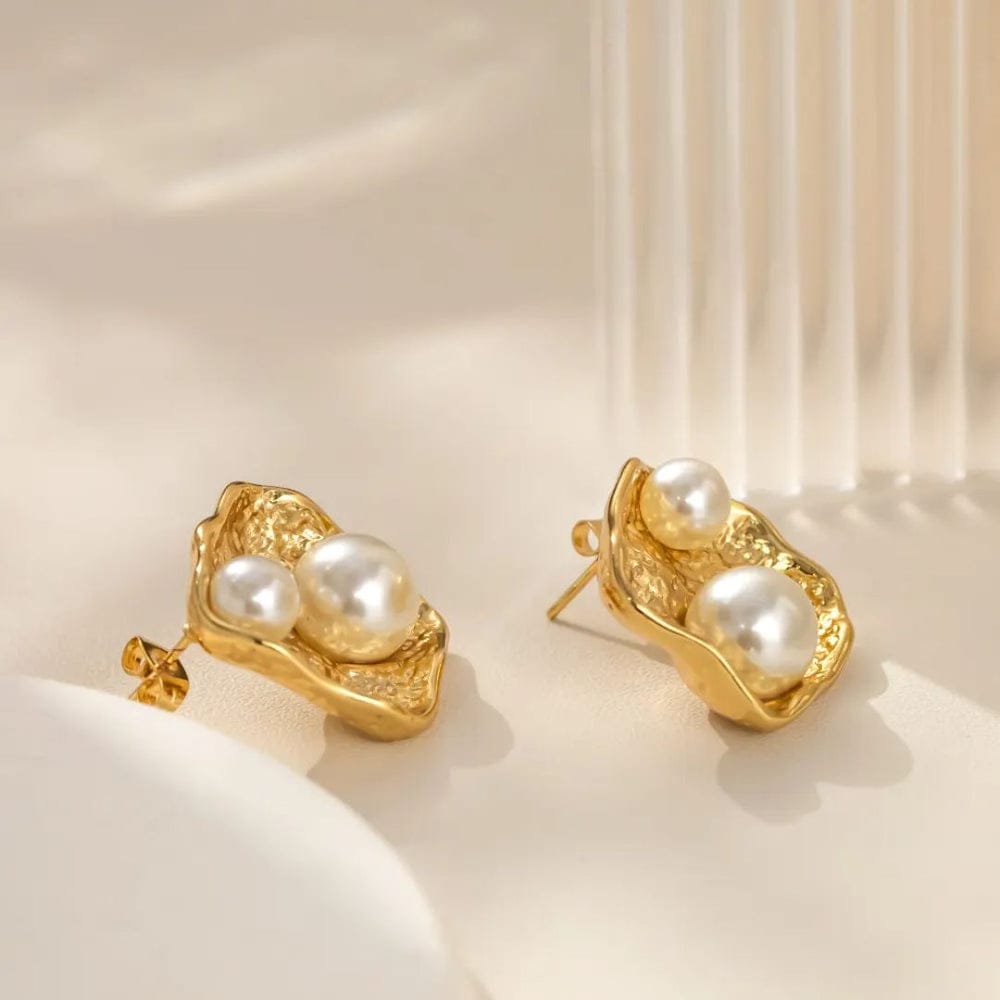 Arana Pearls Earring