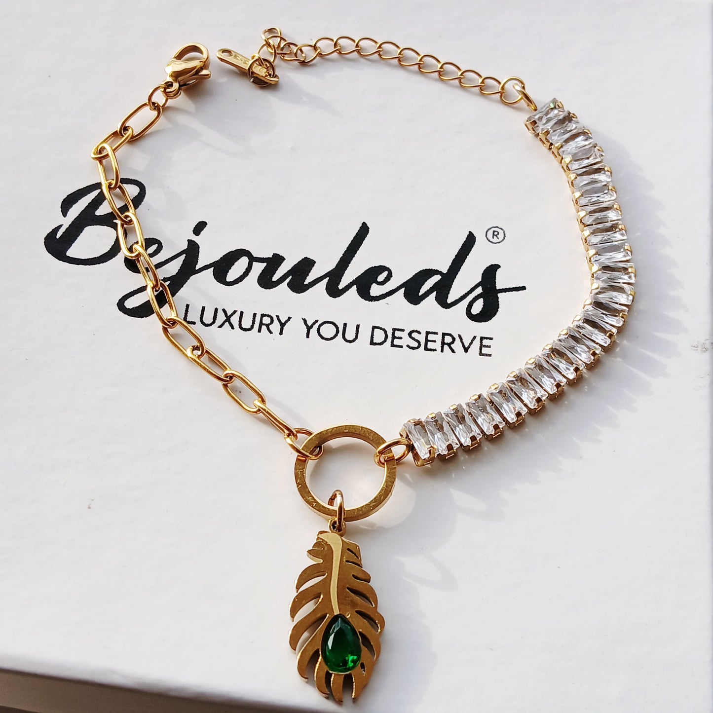 Classic feather bracelet