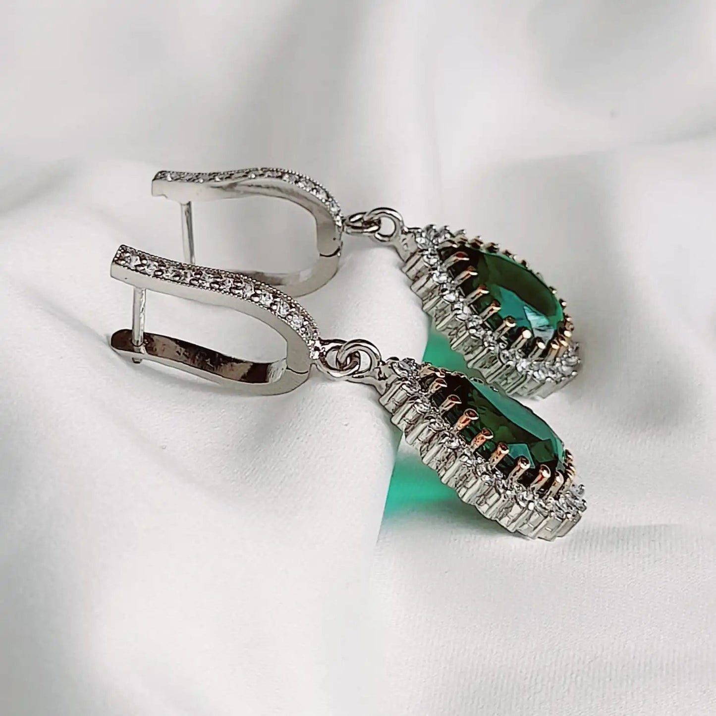 HURREM SULTAN PENDANT SET حریم سلطان لاکٹ سیٹ