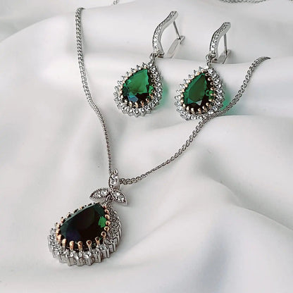 HURREM SULTAN PENDANT SET حریم سلطان لاکٹ سیٹ