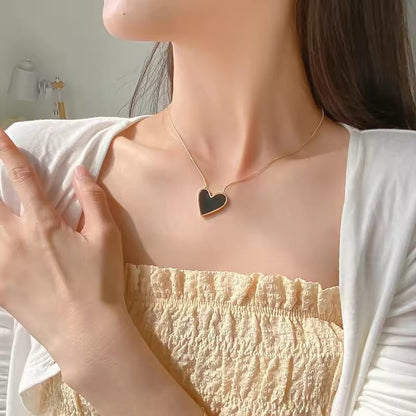 Black Big Heart Light Luxury Clavicle Chain