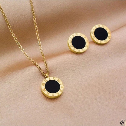 Round Black Acrylic Roman Set