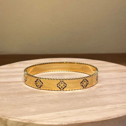 Classic Cubic Clover Bangle