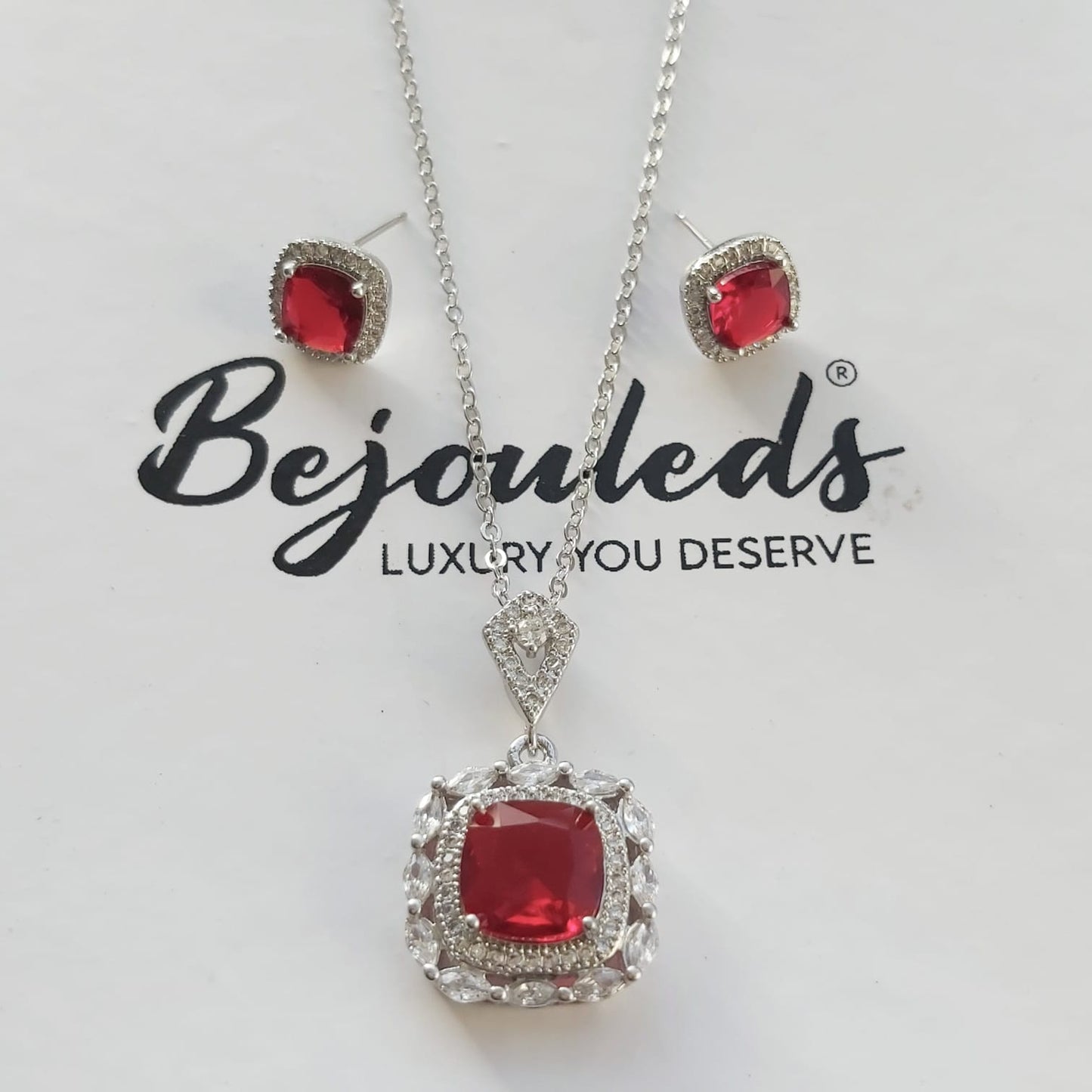 925 silver Zircon Cution Cut  pendant set