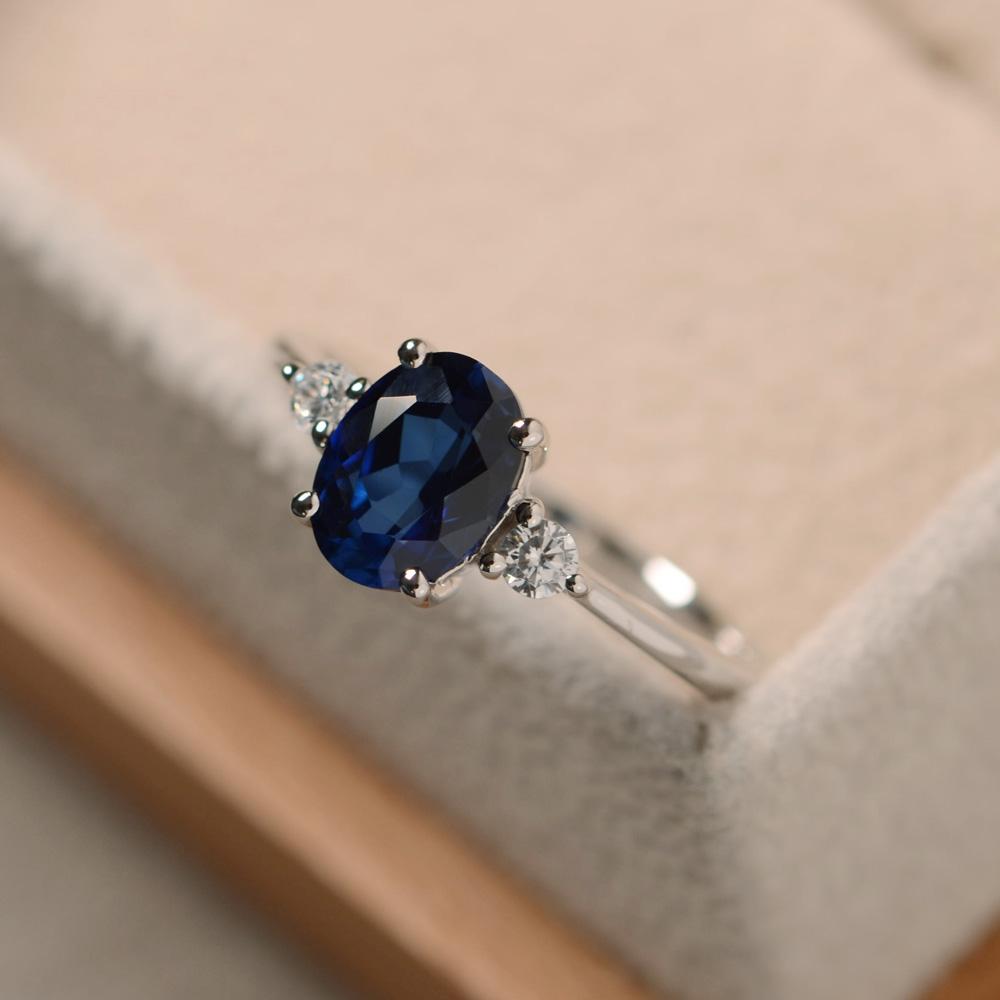 OVAL BLUE SPINEL RING