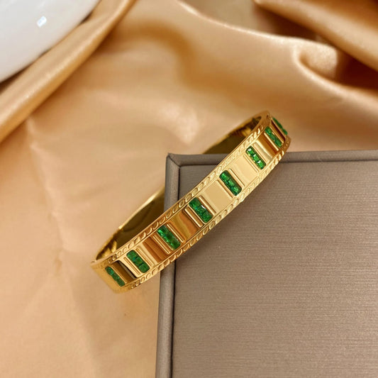 Vedanta Hand Cuff